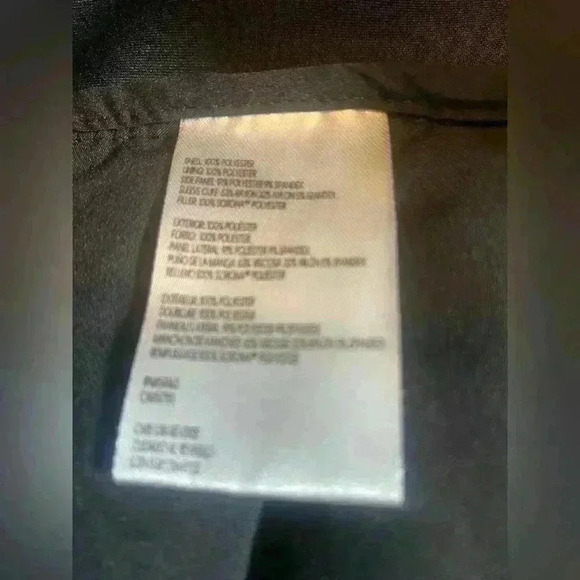 Ladies Calvin Klein puffed coat with hood in black. - Picture 7 of 8